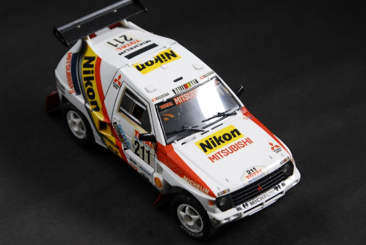 タミヤ 1/24 三菱パジェロ 92年パリ〜ルカップ優勝車 パリダカ画像2