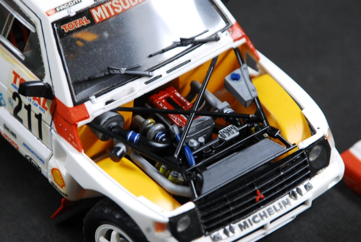 タミヤ 1/24 三菱パジェロ 92年パリ〜ルカップ優勝車 パリダカ画像4