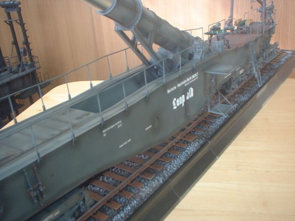 トランペッター1/35・28㎝列車砲レオポルド