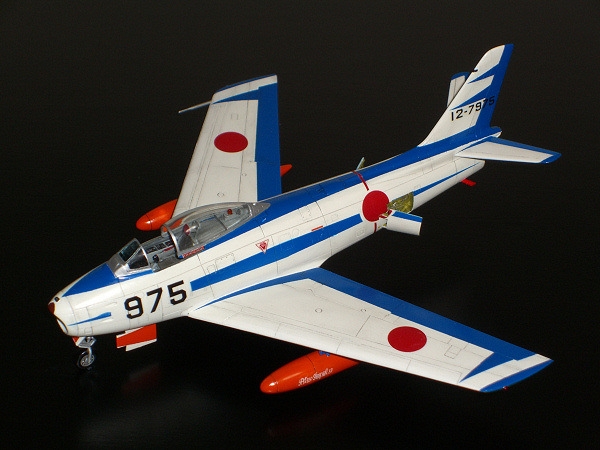 F-86Fセイバー「ブルーインパルス仕様」
