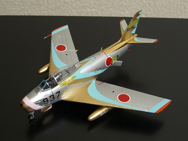 F-86Fセイバー「ブルーインパルス」隊長機(初期塗装)