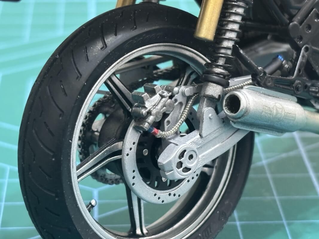 アオシマ1/12 カワサキZR400Cゼファー'89画像3