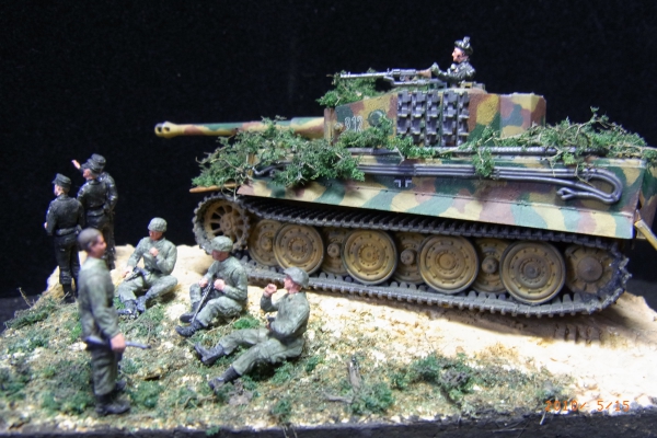 1/72 ドイツ軍TIGAR重戦車と戦車兵・歩兵