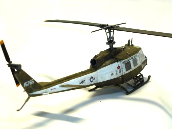 1/72 米陸軍在日米軍 ベル UH-1 H イロコイ画像4