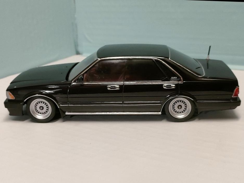 1/24 NISSAN GLORIA Gran-Turismo SV画像2