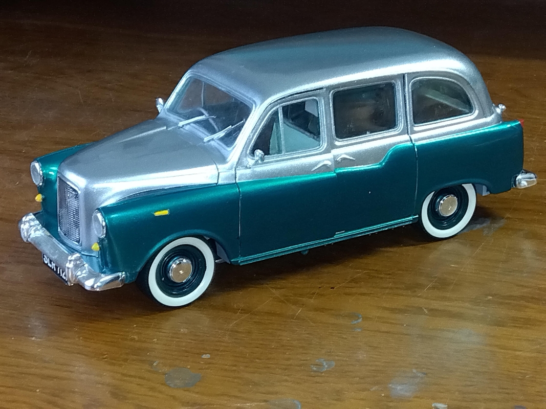 アオシマ 1/24  オースチン FX-4画像1