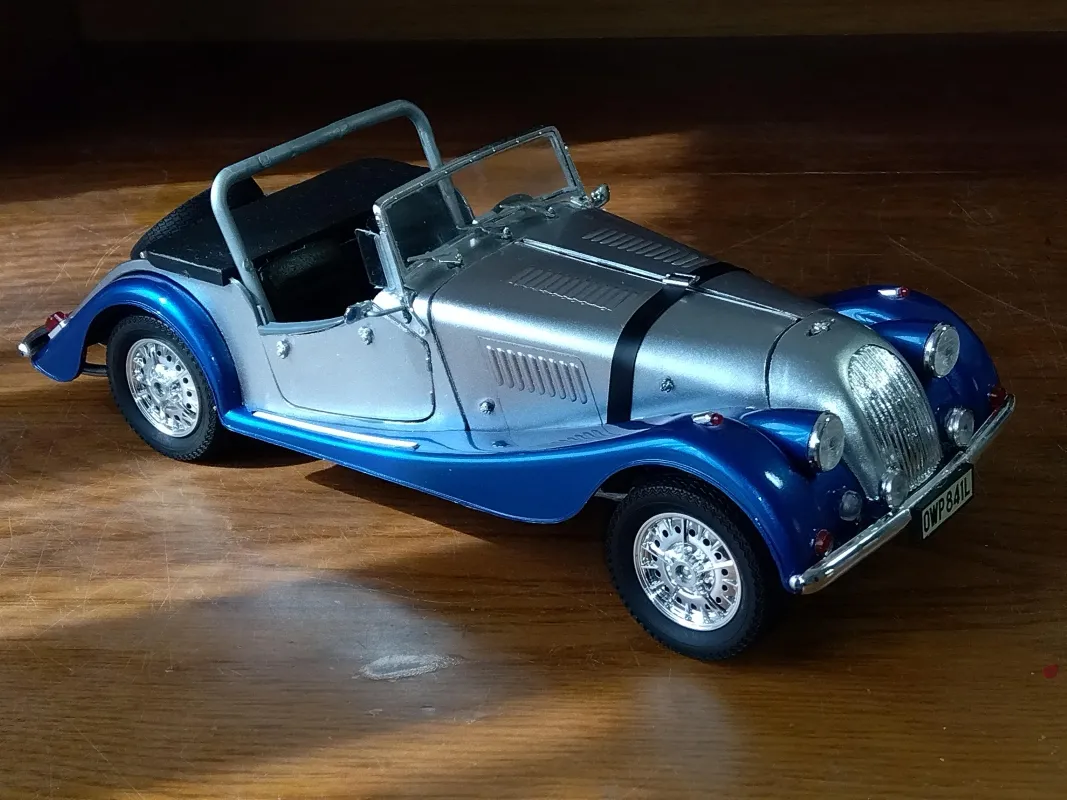 アリイ 1/16 モーガン プラス8画像1