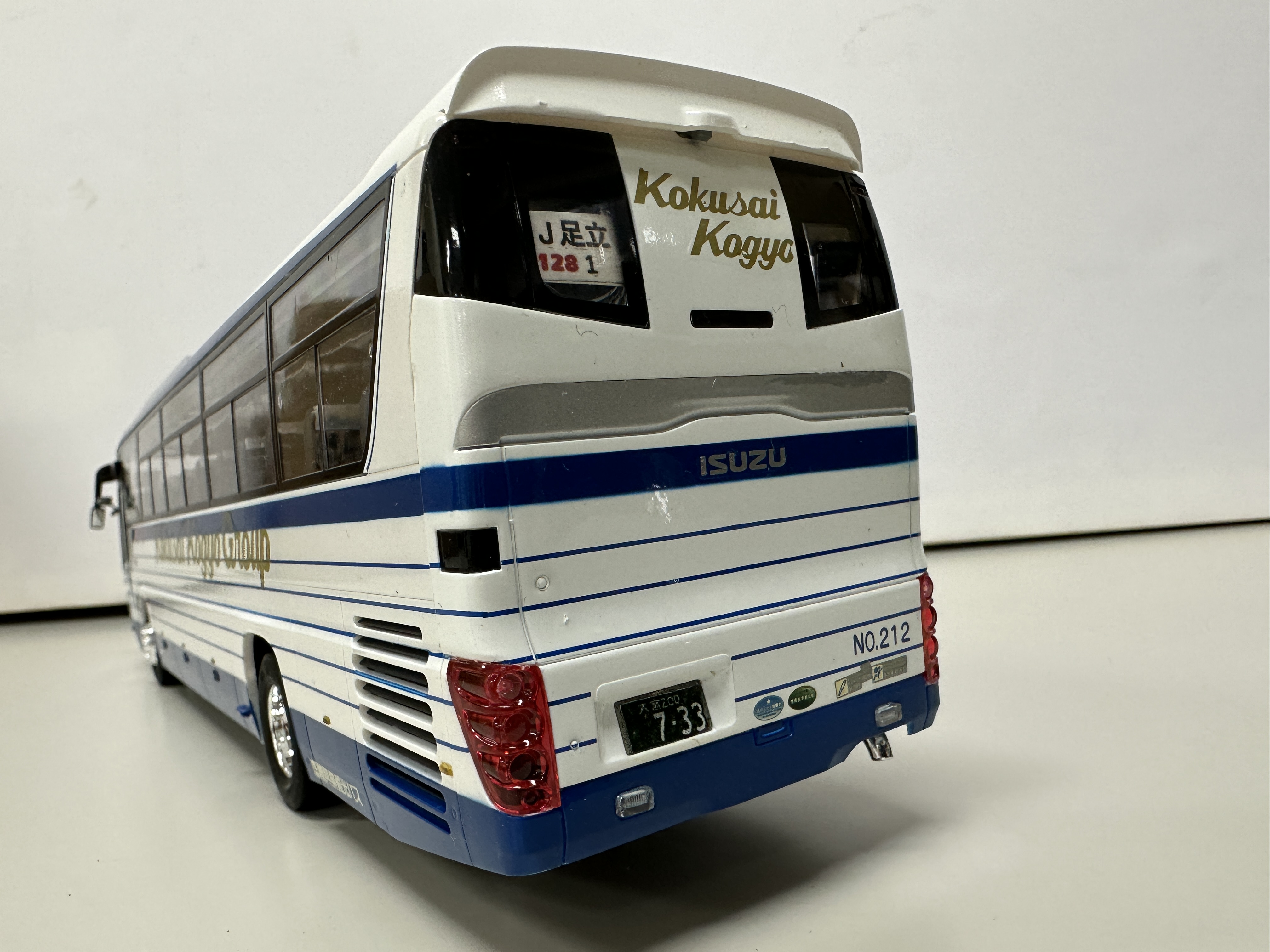 1/32 BUS10 いすゞガーラ HD 国際興業観光バス仕様 塗装済 フジミ 