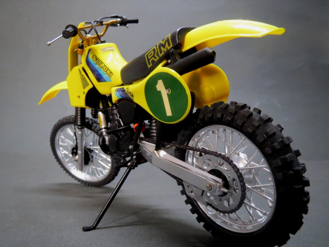 SUZUKI RM250 MOTOCROSSER画像2