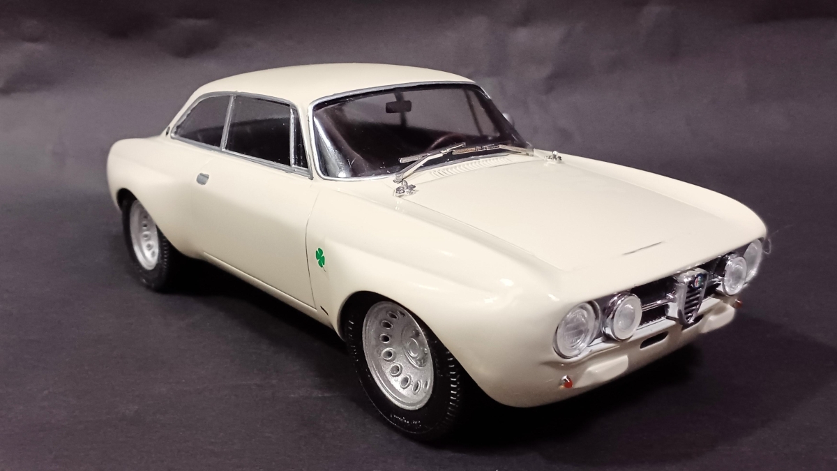 【1994年 グンゼ産業㈱ 1/24】Alfa Romeo 2000GT Am（アルファロメオ 2000GT Am）画像4