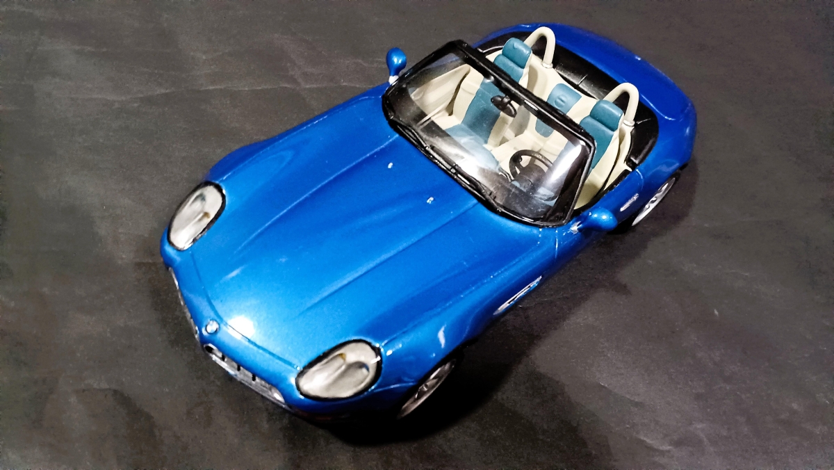 【2004年 Revell GmbH＆co 1/24】BMW Z8（ビーエムダブリュ Z8）画像4
