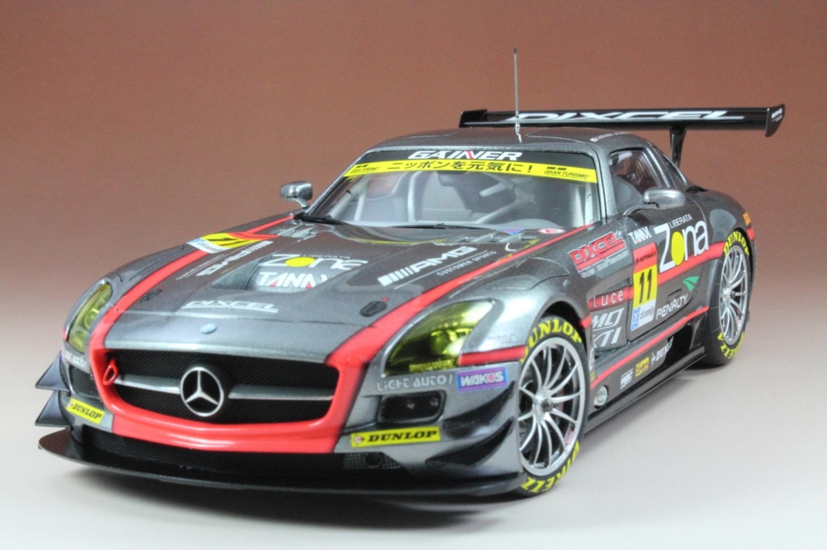 フジミ 1/24 GAINER DIXCEL Mercedes-Benz SLS AMG GT3画像1