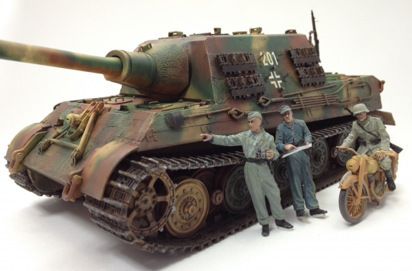 1/35 ドイツ重駆逐戦車ヤークトタイガー中期生産型