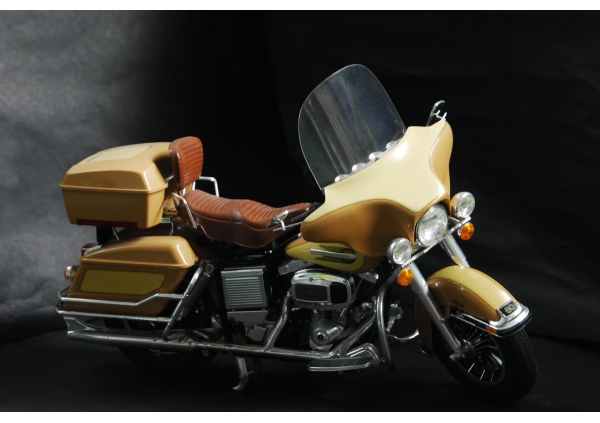 タミヤ 1/6 ハーレーダビッドソン FLH クラシック
