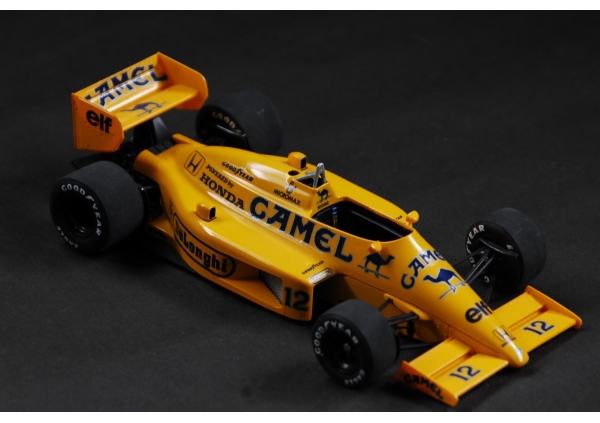 タミヤ 1/24  キャメル /ロータス ホンダ99T