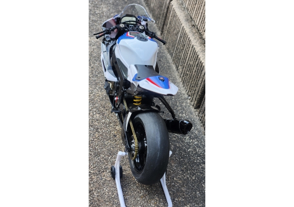 BMW HP4画像2