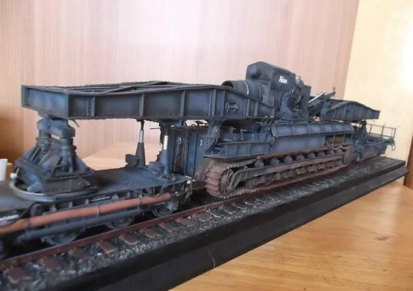 トランぺッター1/35 600㎜自走臼砲 前期型 カール画像2