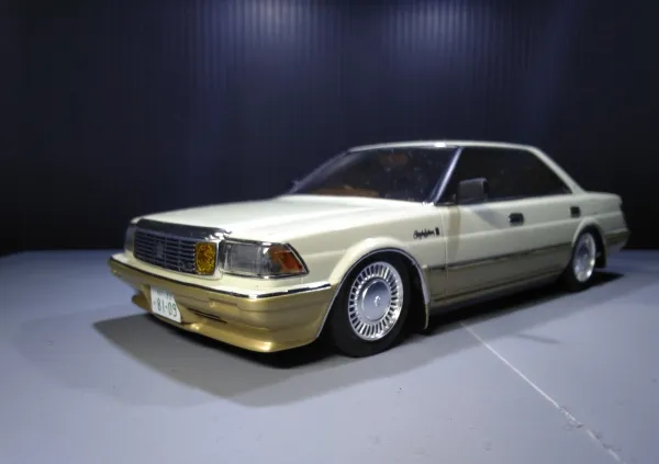 UZS131クラウンロイヤルサルーンV8