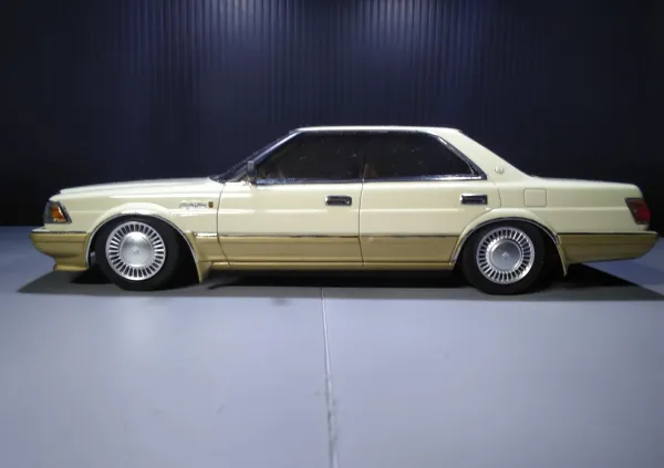 UZS131クラウンロイヤルサルーンV8画像2