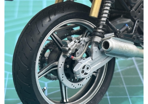 アオシマ1/12 カワサキZR400Cゼファー'89画像3