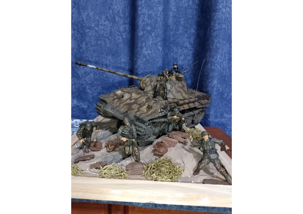 パンターA型とドイツ兵アタックチーム