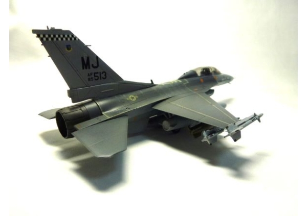 1/72 米空軍 F16D画像3