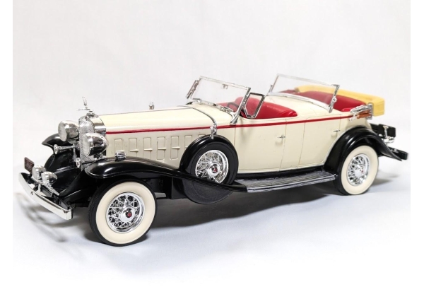 1/24 1932 CADILLAC V-16画像1