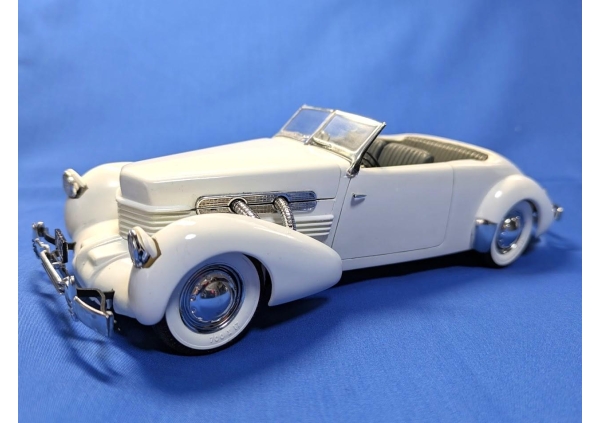 1/24  Cord 812 Convertible