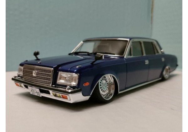 1/24 TOYOTA CENTURY