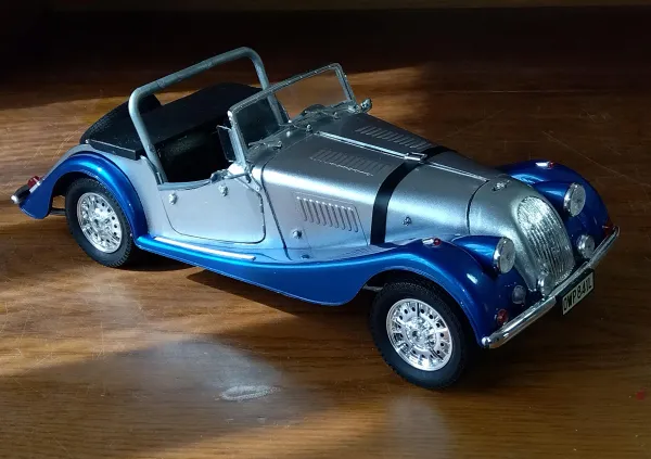 アリイ 1/16 モーガン プラス8