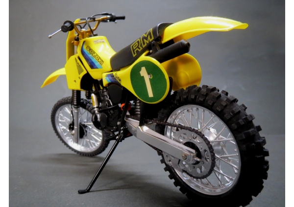 SUZUKI RM250 MOTOCROSSER画像2