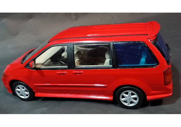 【1999年  ㈱エンジン 1/24】mazda MPV(マツダ MPV)画像2