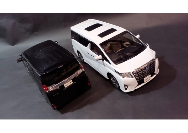 【2018年  フジミ模型㈱ 1/24】TOYOTA VELLFIRE・ALPARD(トヨタ ヴェルファイア・アルファード)画像1