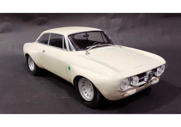 【1994年 グンゼ産業㈱ 1/24】Alfa Romeo 2000GT Am（アルファロメオ 2000GT Am）画像4