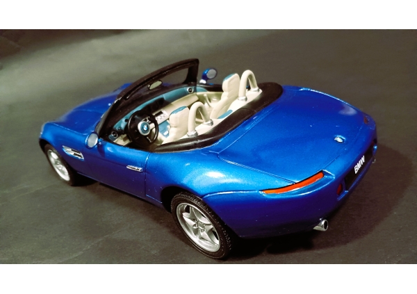【2004年 Revell GmbH＆co 1/24】BMW Z8（ビーエムダブリュ Z8）画像3