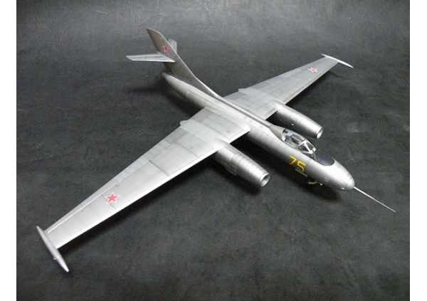 Amodel 1/72 Yak-25RV