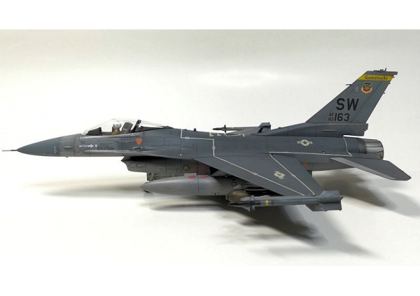 ハセガワ1/72 F-16Cファイティングファルコン画像2