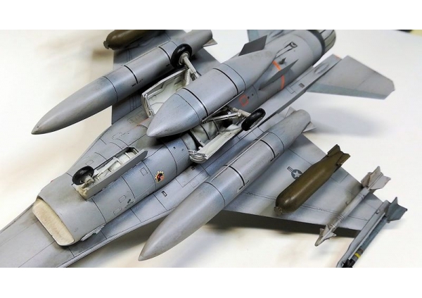 ハセガワ1/72 F-16Cファイティングファルコン画像5