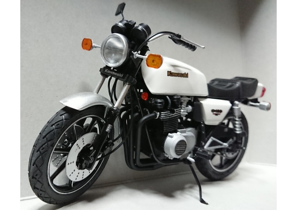 アオシマ Z400FX-E4 鳴神秀人仕様