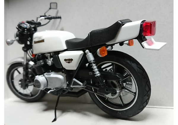 アオシマ Z400FX-E4 鳴神秀人仕様画像2