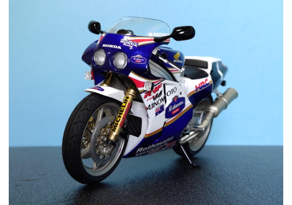 ＶＦＲ750Ｒ画像2